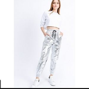 Stylish metallic high waist loose joggers !.